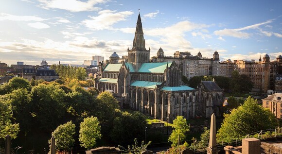 Escocia Mística: Castillos, Leyendas y Whisky