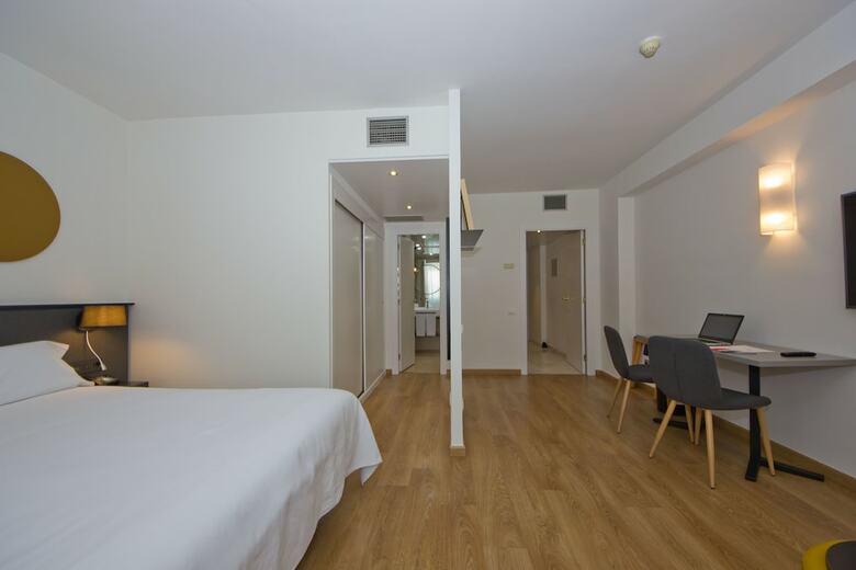 Aparthotel Atenea Vall�s