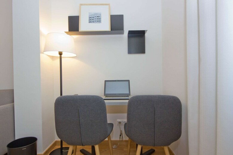 Aparthotel Atenea Vall�s