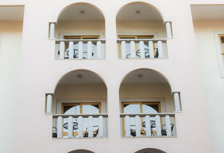 Hotel Rainha D. Amelia, Arts & Leisure