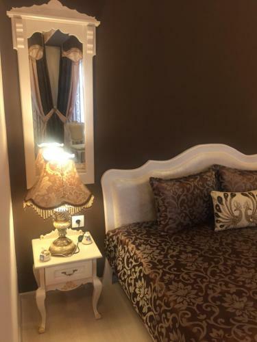 Hostal Guesthouse Versailles