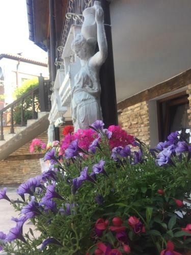 Hostal Guesthouse Versailles
