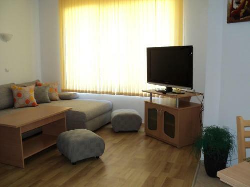 Meni Apartments And Guest Rooms