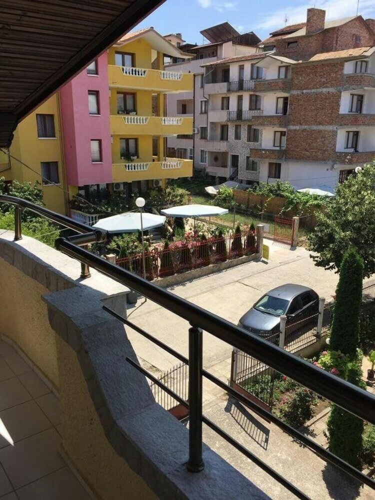 Hostal Paradise Chernomorets