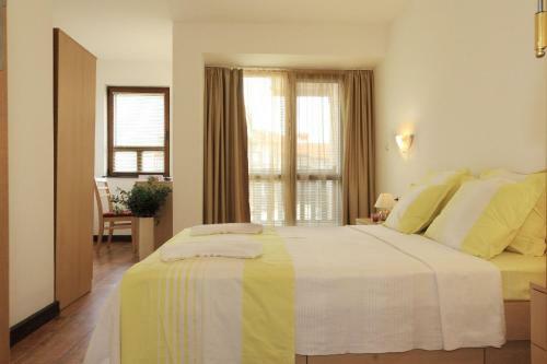 Pearl Apartments