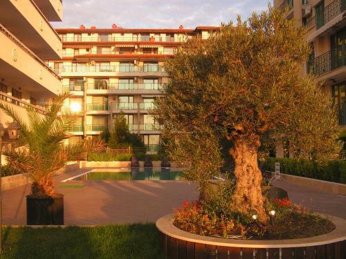 Golden Dunes Primorsko Apartments