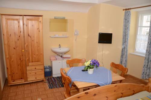 Hostal Gasthaus Hinterbr�hl