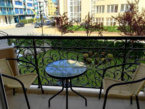 Deluxe Private Apartment