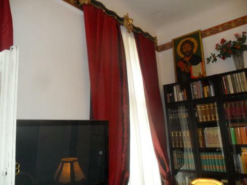 Hostal B&B Near Castle