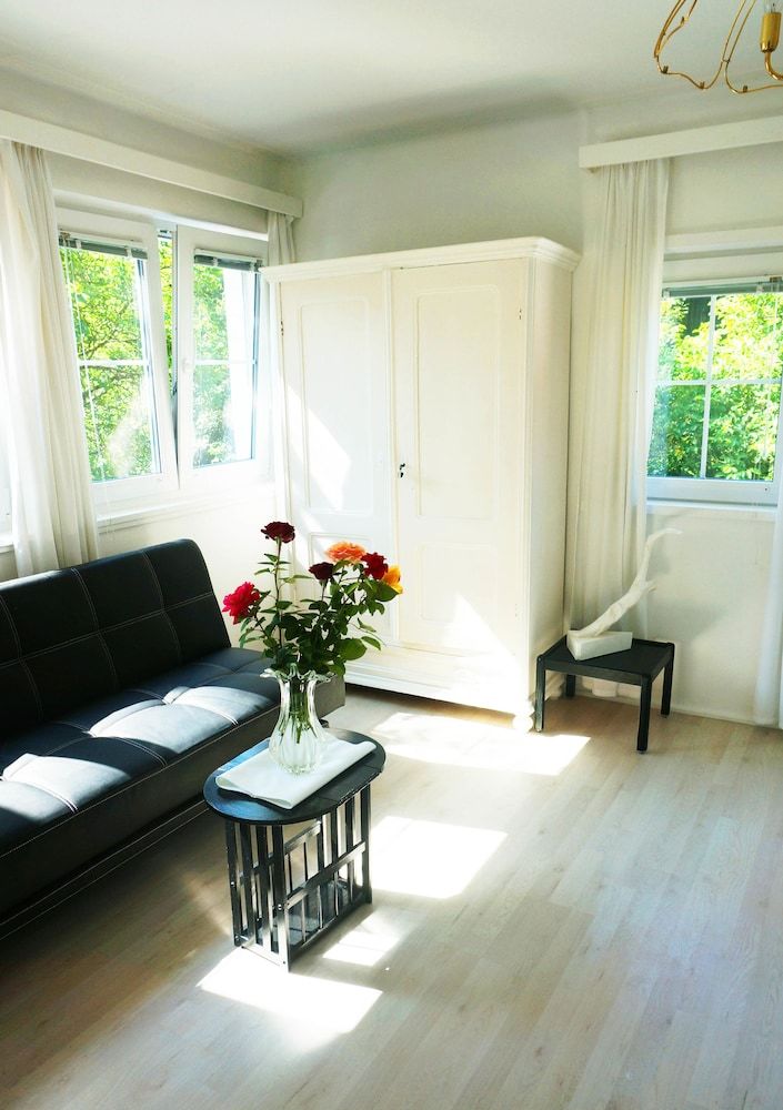 Ferienhaus Black & White
