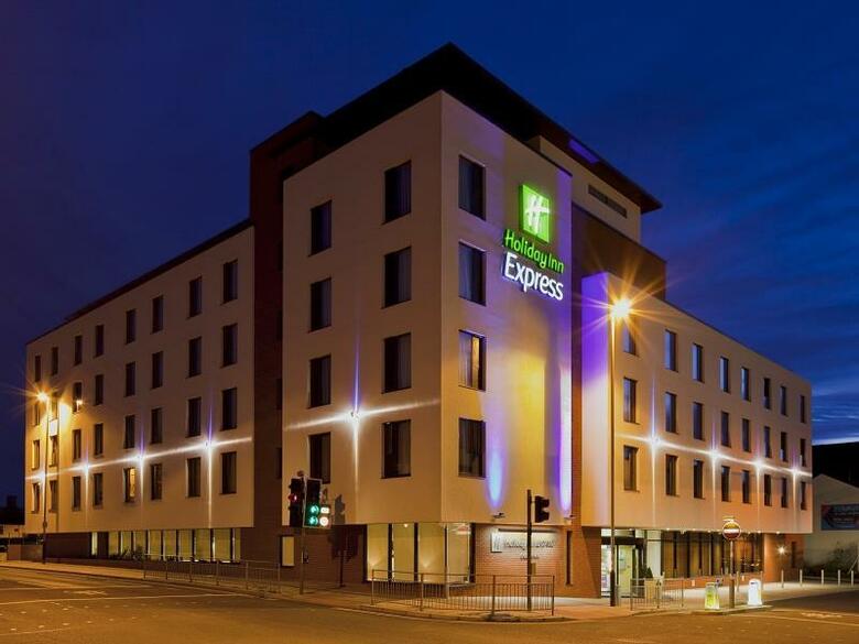Hotel Express By Holiday Inn Cheltenham
