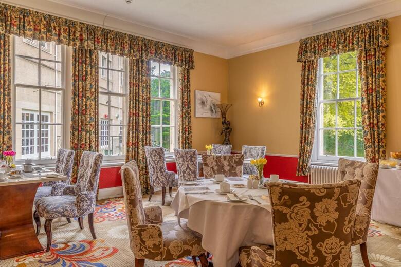 Newton Hotel