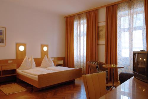 Hostal Madar Caf� Central Melk