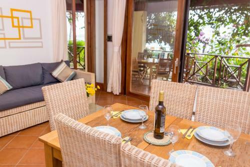 2 Bedroom Beachfront Apartment - Porto Antigo 2