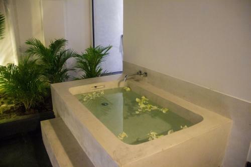 H Hotel Cambodia
