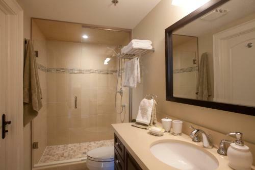 124 On Queen Hotel & Spa