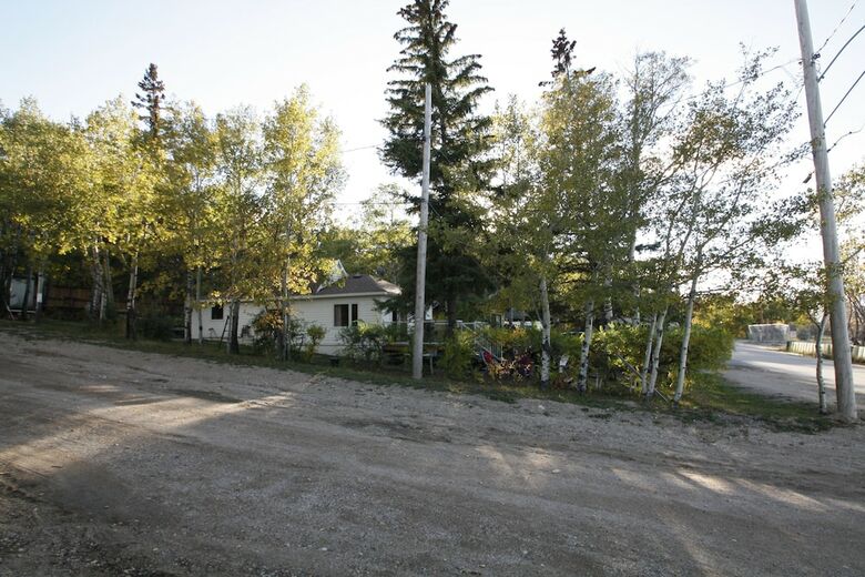 Lakefront Cottage In Manitou Beach