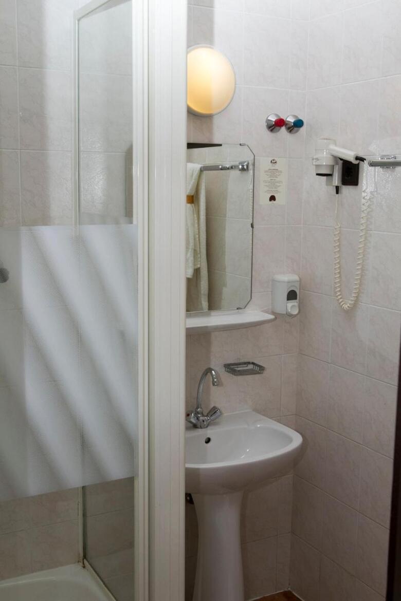 Hotel Moln�r
