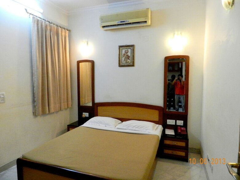 Hotel Tara Palace