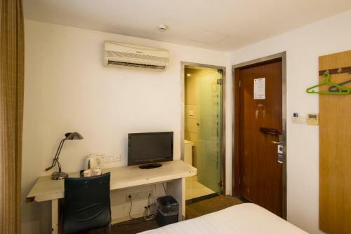 Hotel Motel Shanghai Sinan Road