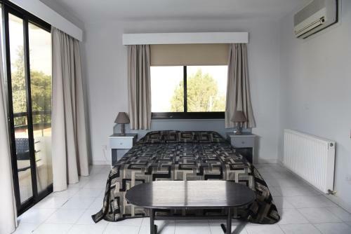 Tycoon Apartments