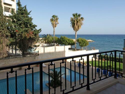 Les Sirenes Apartments