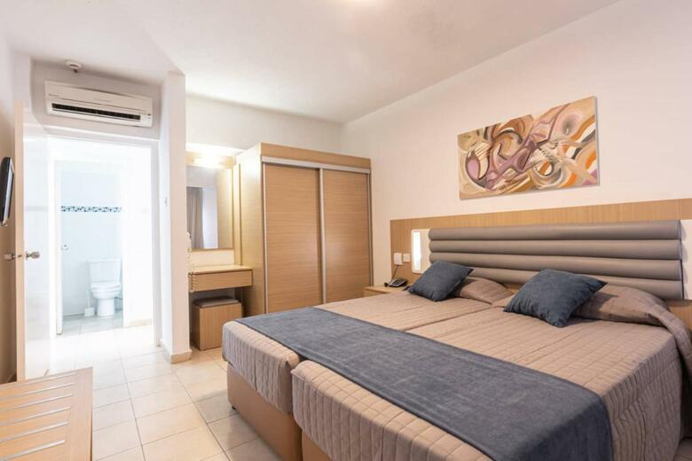 Vrissaki Hotel Apartments