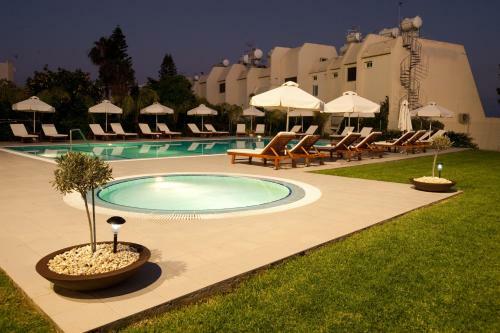 Frixos Suites Hotel Apartments