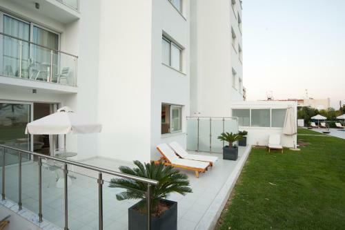 Frixos Suites Hotel Apartments