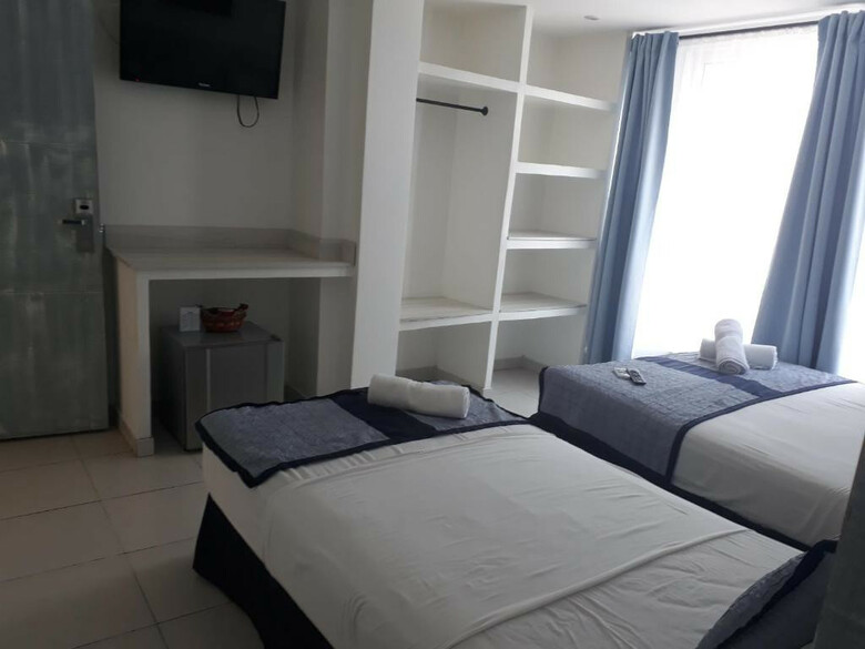 Mintaka Hotel + Lounge