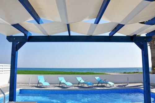 Villa Waves