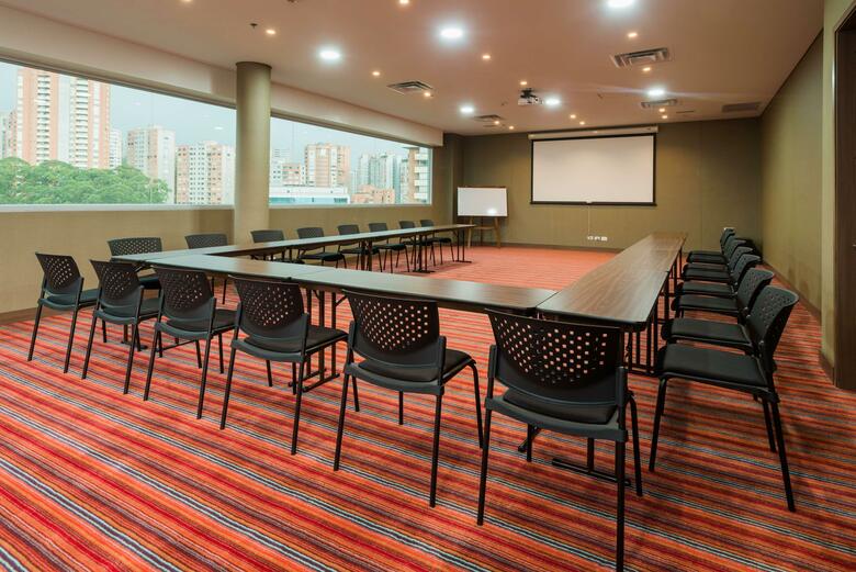 Hotel Hampton By Hilton Medellin