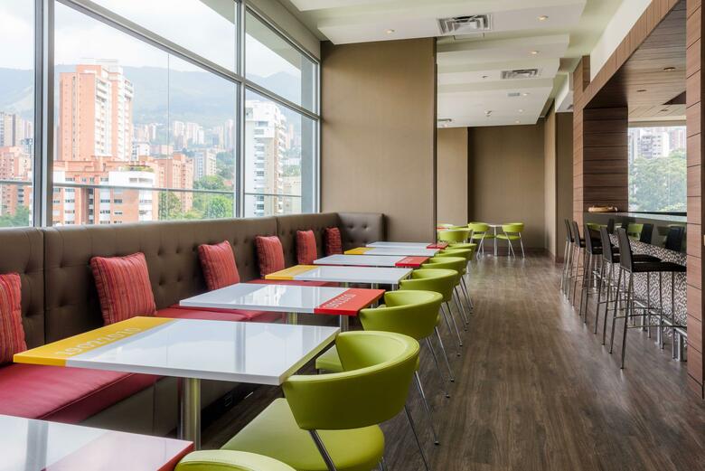 Hotel Hampton By Hilton Medellin