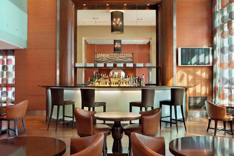 Hotel Four Points By Sheraton (clase)