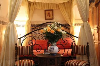 Albergue Riad Dar Al Kounouz