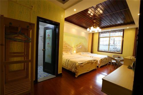 Narrow Alley Hostel