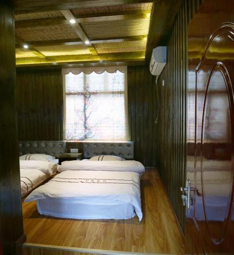Narrow Alley Hostel