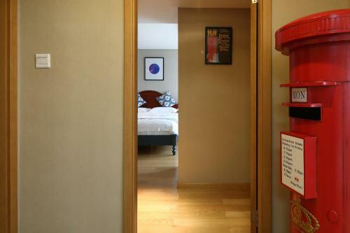 Chengdu Memory Space Apartment Taiguli Branch