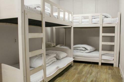 Hostal Orange Guesthouse
