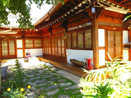 Hostal Fragrance Of Moonlight