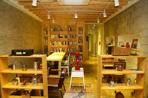 Hostal Op 102 Guesthouse