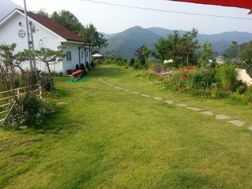 Walking Sky Pension