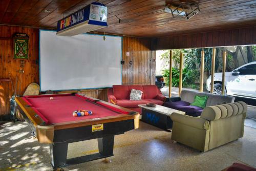 Casa Yoses Hostel