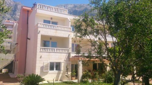 Apartments Tino