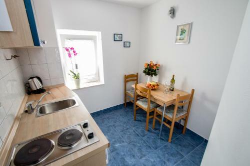 City & River View Apartment