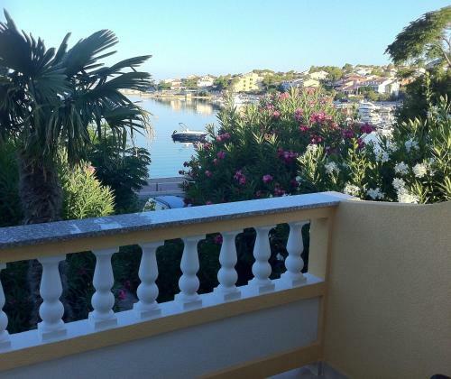 Hostal Apartments And Rooms Villa Luci