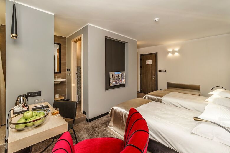 Hostal The View Luxury Rooms