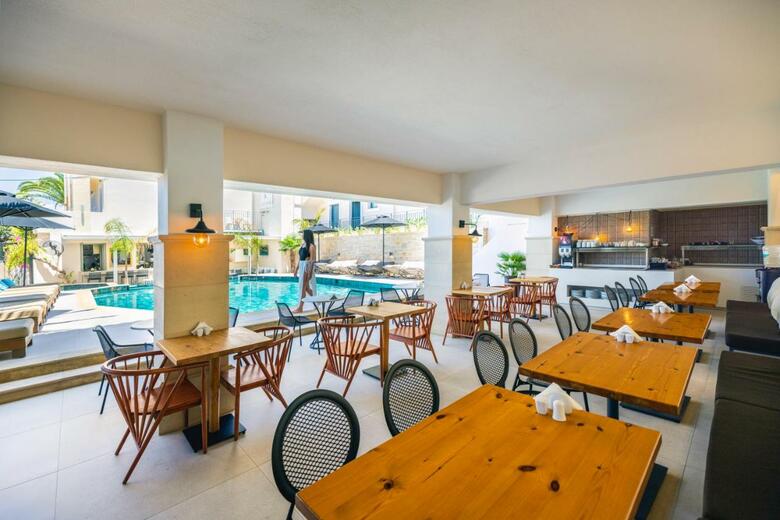 Hotel La Stella Apartments & Suites