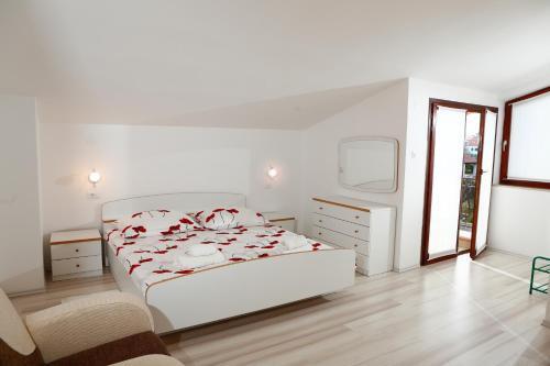 Hostal Apartments And Rooms Heisenberg 2
