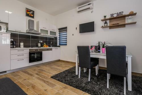 Apartments Josip